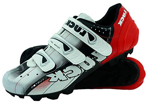 
                
                    
                    
                

                
                    
                    
                        Zapatillas de Ciclismo LUCK Extreme 3.0 MTB,con Suela de Carbono y Triple Tira de Velcro de sujeción ademas de Puntera de Refuerzo.
                    
                

                
                    
                    
                
            