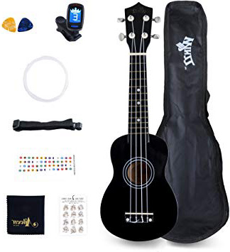 Winzz Ukelele Soprano Starter Kit para Principiante. Incluye: Funda, Afinador, Cuerdas Extra, Correa Ajustable, Púas, Calcomanías de notas, Guía de Acordes y Paño de pulido. Color: Negro.