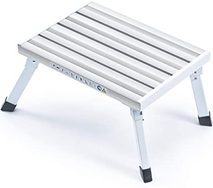 Kingrack WKUK3501 - Taburete de escalera de aluminio ligero con plataforma antideslizante, portátil, taburete plegable con carga máxima de 150 kg