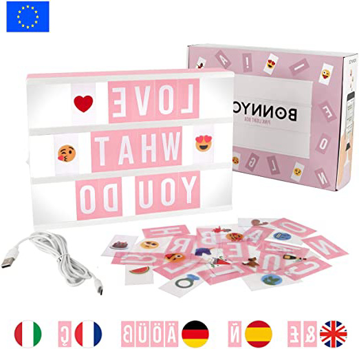 Caja de Luz A4 Rosa con 105 Letras, 60 Divertidos Emojis y USB | Con Letras Ñ y Ç | Cartel Luminoso LED Ideal para Decoración Vintage en Habitación, Oficina, Baby Shower, Cumpleaños y Bodas