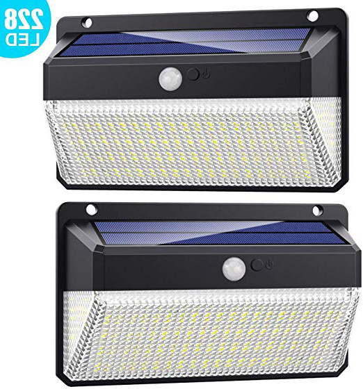 
                
                    
                    
                

                
                    
                    
                        Luz Solar Exterior 228 LED, Trswyop [2 Unidades-2000 Lumens-2200mah] Foco Solar Exterior con Sensor de Movimiento Luces led con Gran Ángulo Iluminación 270º Lámpara Solar Impermeable IP65 para Jardín
                    
                

                
                    
                    
                
            