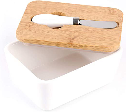 Lawei - Mantequera de porcelana con cuchillo y tapa de madera de bambú - Contenedor grande para mantequilla y mantequilla con soporte para mantener la mantequilla fresca, 16 x 12 x 7,5 cm