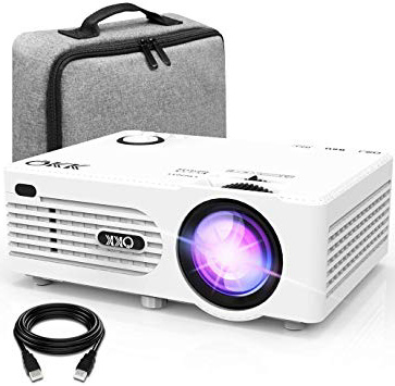 Proyector QKK 4500 Lumen Soporta 1080P Full HD, Proyector Mini con Bolsa de Transporte, Proyector Video Compatible con los TV Stick PS4 PC HDMI VGA SD AV y USB, Proyector Teatro en Casa, Blanco.