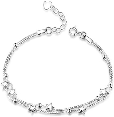 Elegante pulsera con pequeñas estrellas