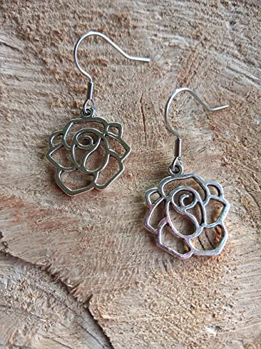 Pendientes, símbolo de la Rosa