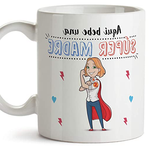 MUGFFINS Tazas Mama para Madres – AQUÍ Bebe UNA Super Madre – Taza Desayuno Original 350 ml - Idea Regalo para el día de la Madre