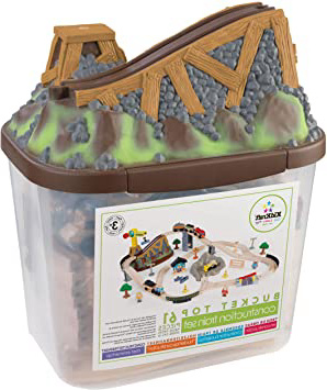 KidKraft- Bucket Top Juego de tren con vía de madera para niños, vía clásica con grúa y accesorios incluidos (61 piezas) (17805)