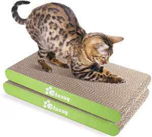 Los 10 mejores rascadores para gatos de carton que no te fallarán